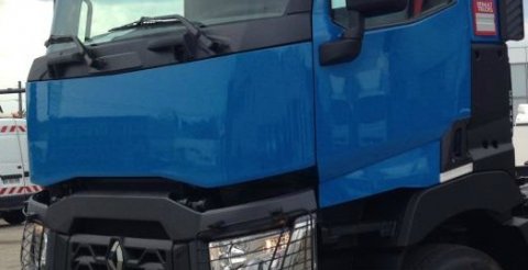 camion RT bleu